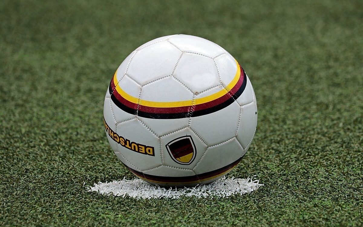 Football 3471371 960 720 Football 3471371 960 720